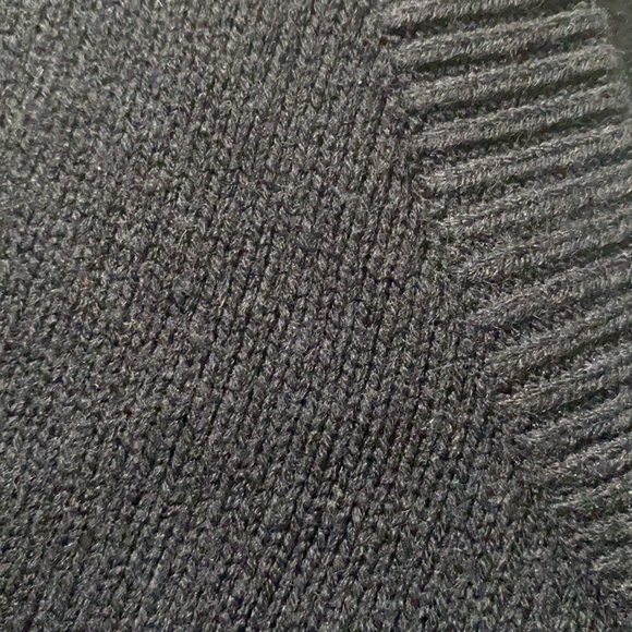 DENNIS UNIFORM | LONG SLEEVE V-NECK PULLOVER SWEATER - Picture 3 of 6